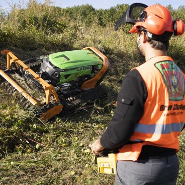 Dálkově ovládaný nosič nářadí Green Climber LV600 PRO