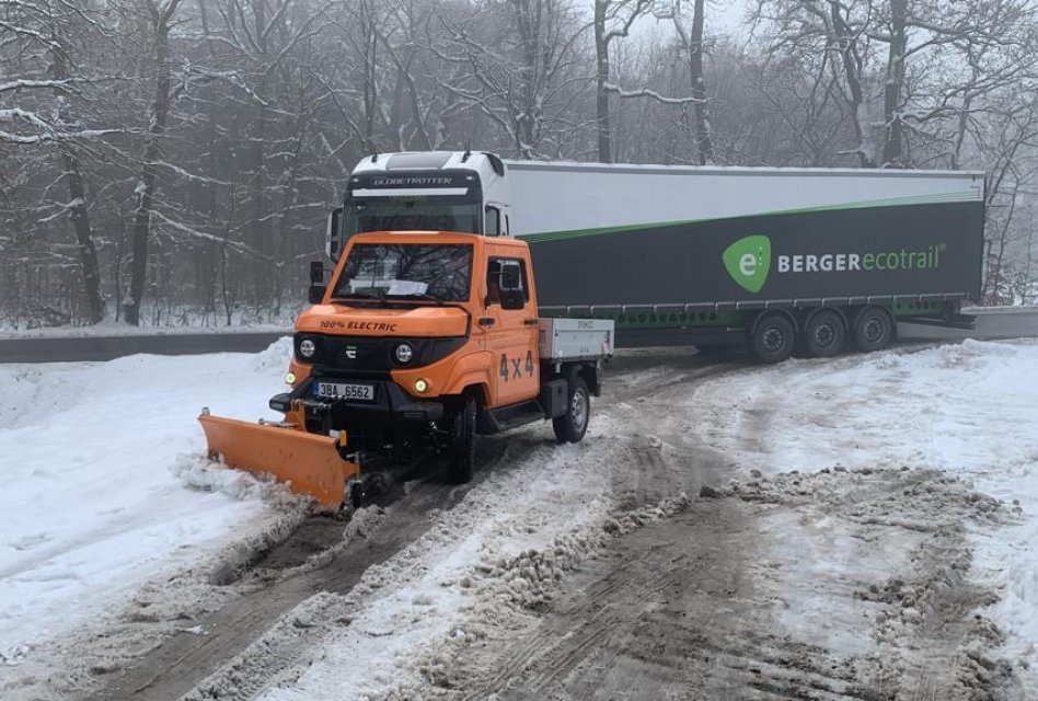 Zimní údržba s elektromobilem EVUM