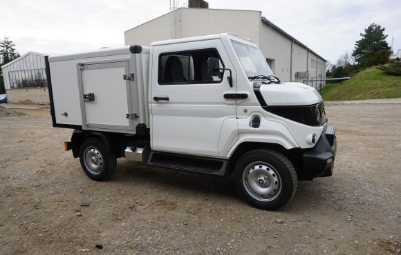 Užitkový elektromobil EVUM aCar 4x4