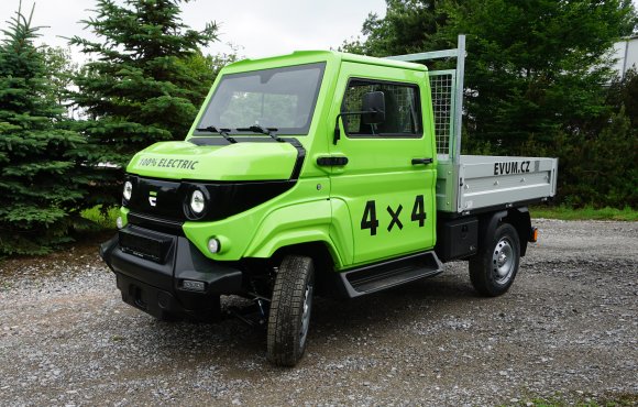 Užitkový elektromobil EVUM aCar 4x4